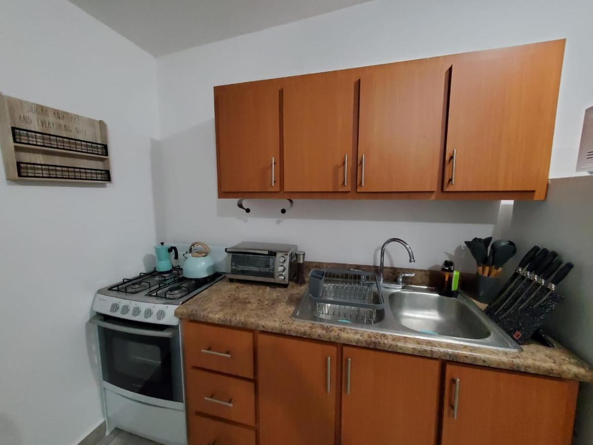 Aguadilla Sunrise Apt With Ac Wifi 8 Minute Walk From Crashboat Beach Exterior foto